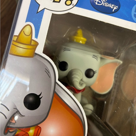 Disney Dumbo Funko pop with protective case - Picture 2 of 4